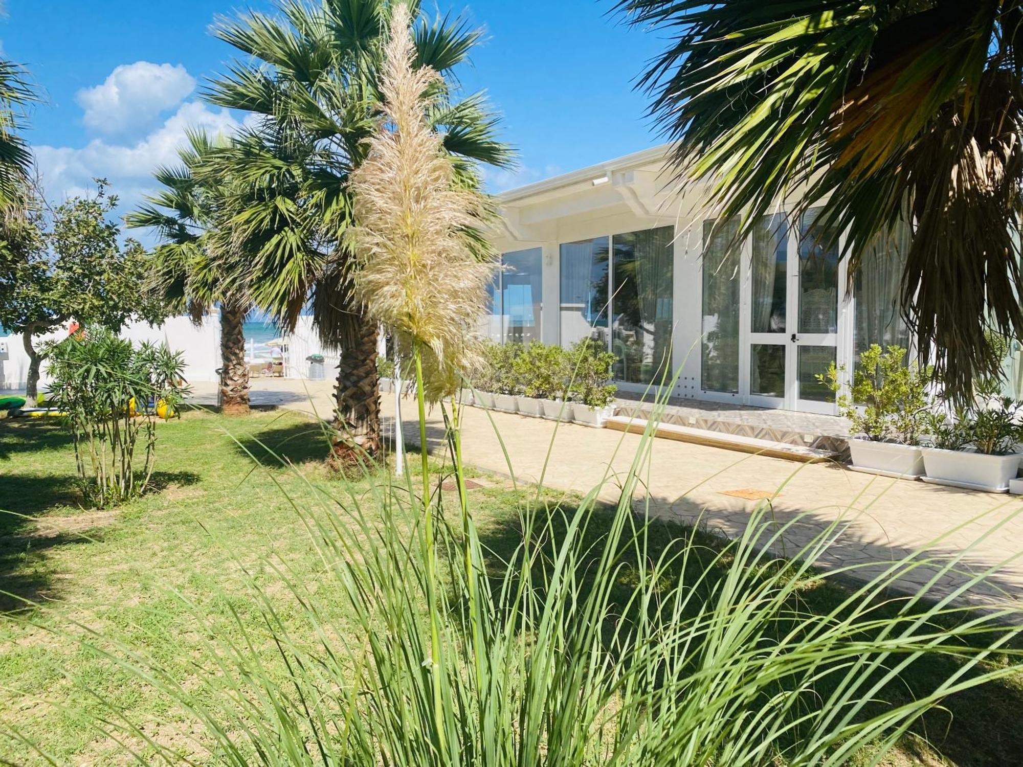 Hotel Corona Beach Peschici Exterior foto
